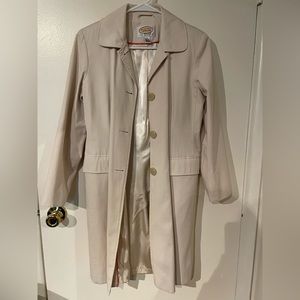 NWOT Cream Trench Coat - Size S 🧥🌷🤍✨